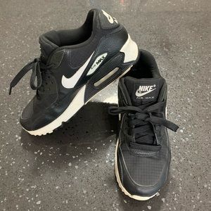 Nike Women’s Air Max 90
